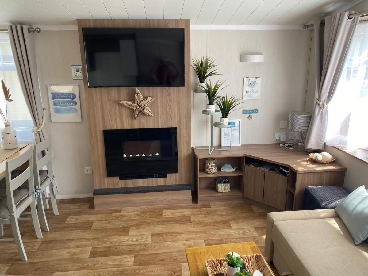 Cosy, Coastal Themed Holiday Home, Rockley Park, Poole, Dorset Экстерьер фото